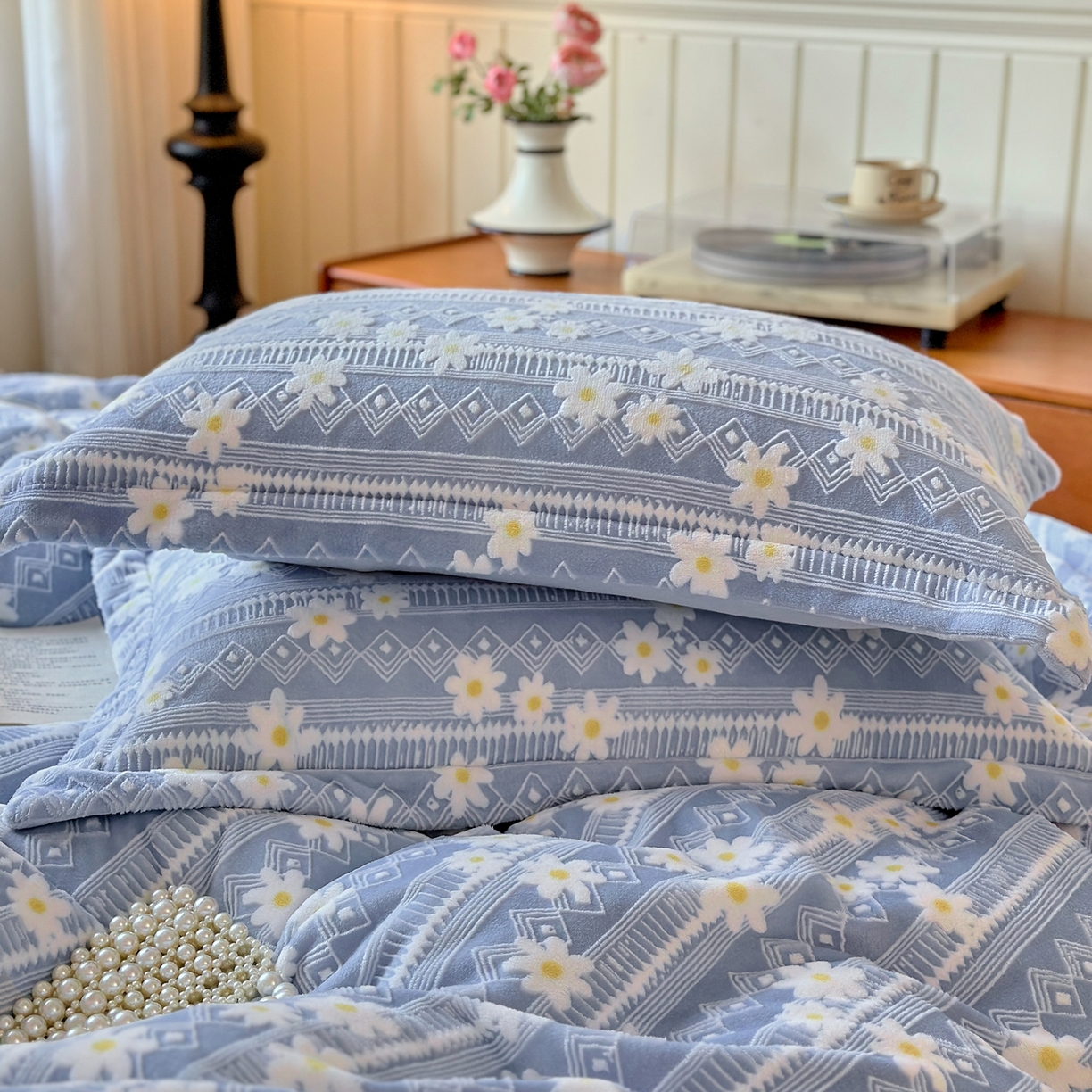 91家纺网 家纺一手货源 找家纺 娜娜 2025新款高克重牛奶绒百花齐放系列四件套 百花齐放-天空蓝