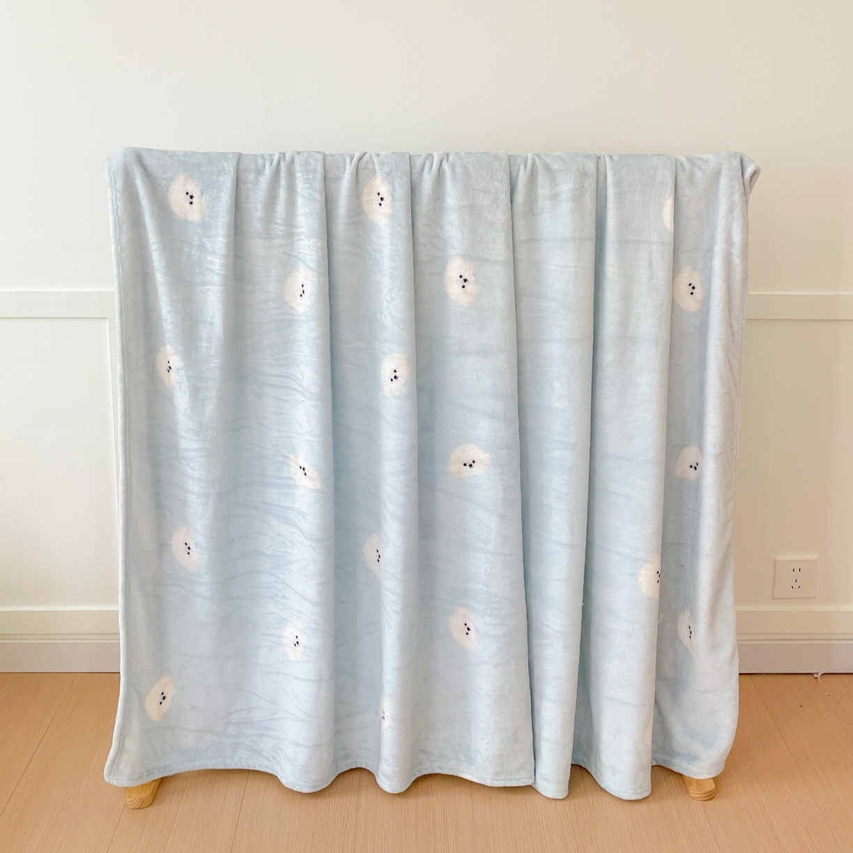 91家纺网 家纺一手货源 找家纺 Mata蔓塔家 2025新款四季款双面印花牛奶绒午休毯毛毯毯子空调毯 可爱狗头-蓝