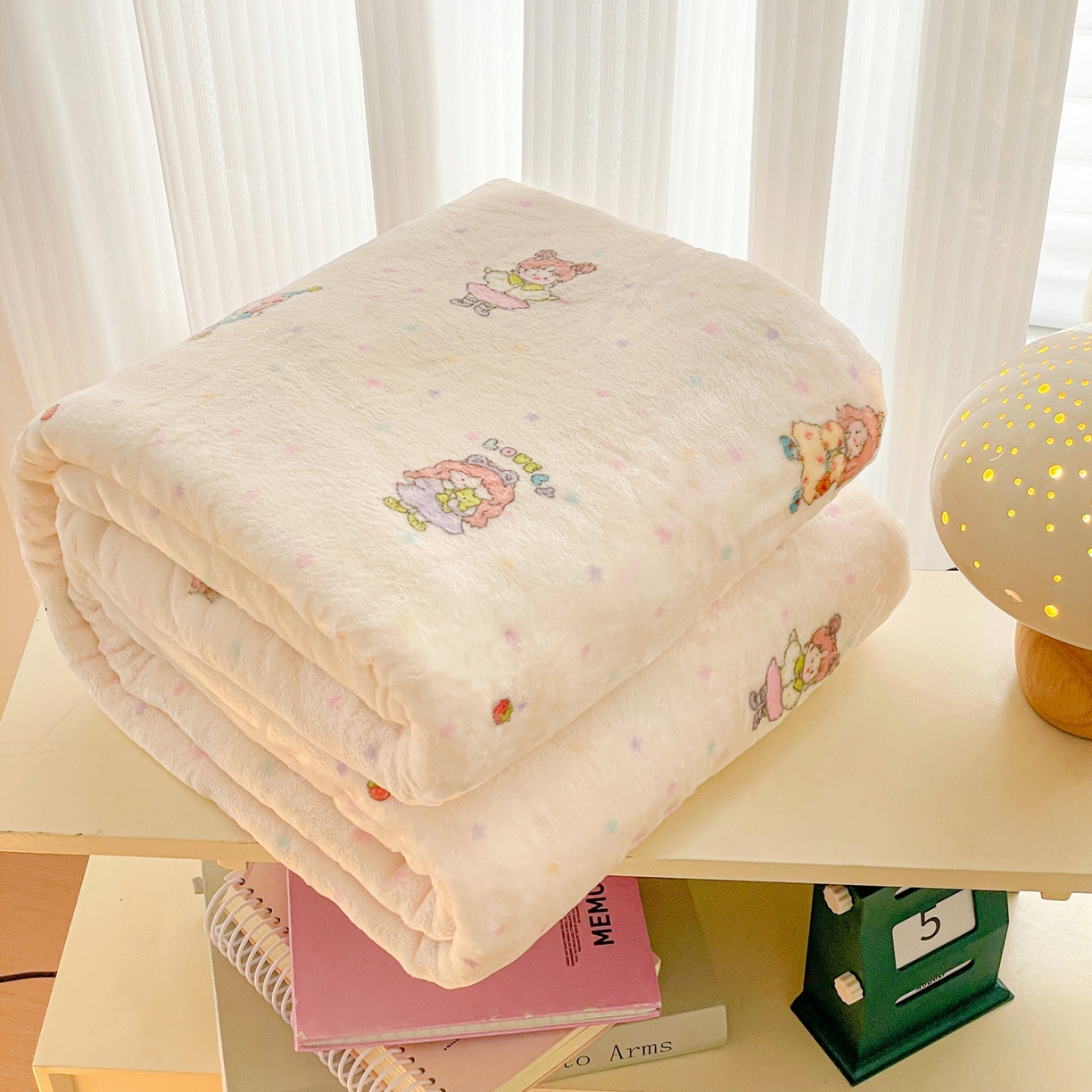 91家纺网 家纺一手货源 找家纺 Mata蔓塔家 2025新款四季款双面印花牛奶绒午休毯毛毯毯子空调毯 萌萌女孩
