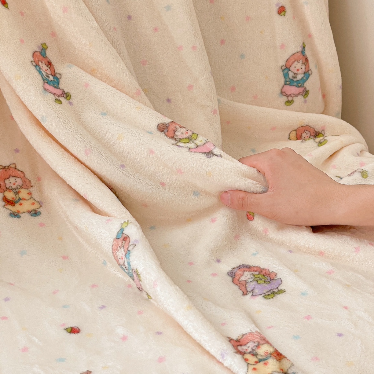 91家纺网 家纺一手货源 找家纺 Mata蔓塔家 2025新款四季款双面印花牛奶绒午休毯毛毯毯子空调毯 萌萌女孩