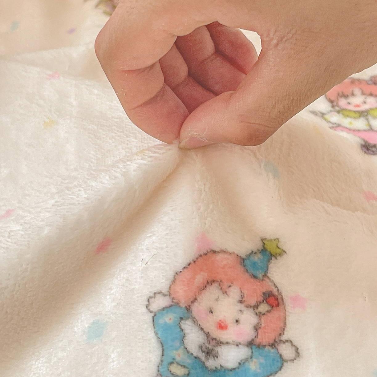 91家纺网 家纺一手货源 找家纺 Mata蔓塔家 2025新款四季款双面印花牛奶绒午休毯毛毯毯子空调毯 萌萌女孩