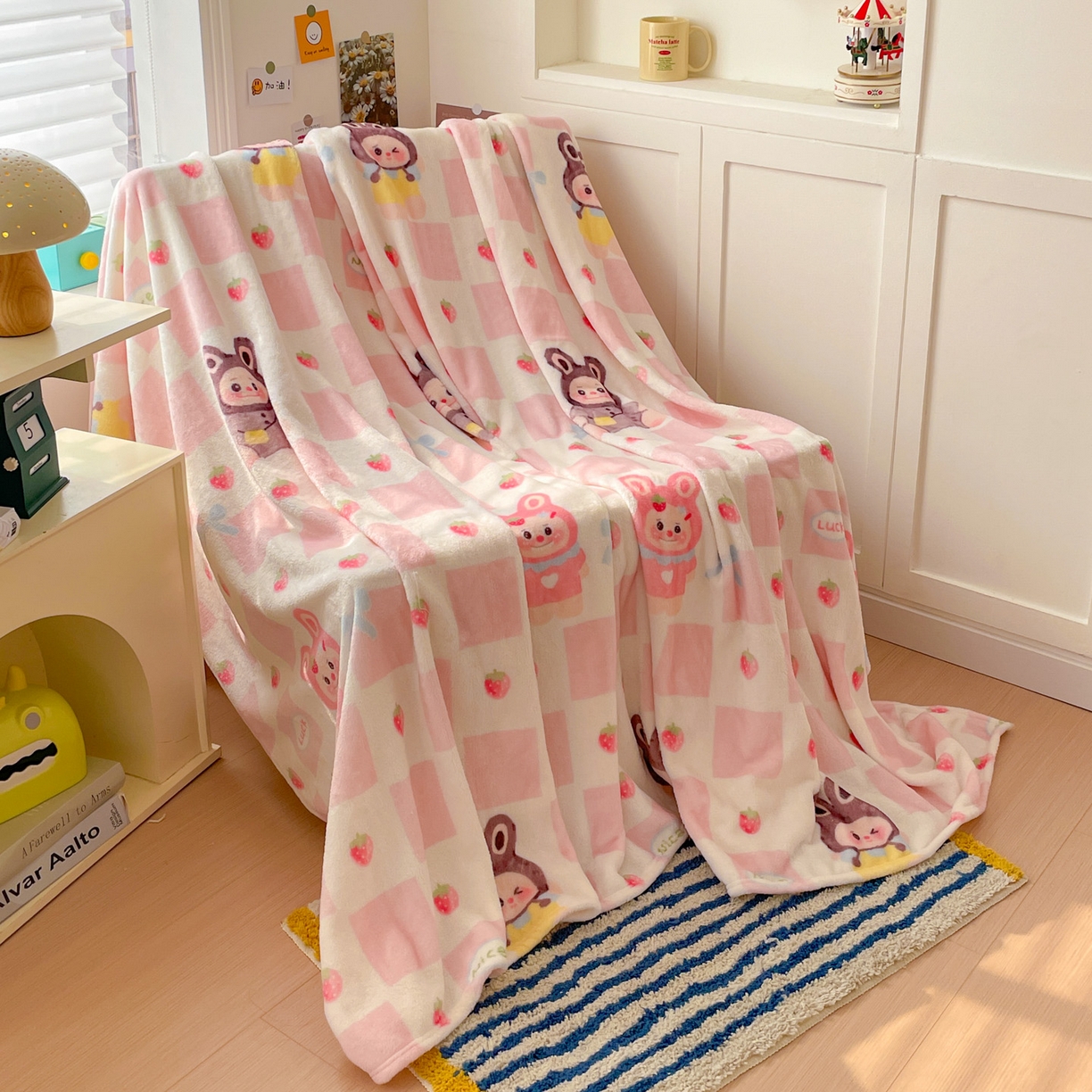 91家纺网 家纺一手货源 找家纺 Mata蔓塔家 2025新款四季款双面印花牛奶绒午休毯毛毯毯子空调毯 奶糖拉布布