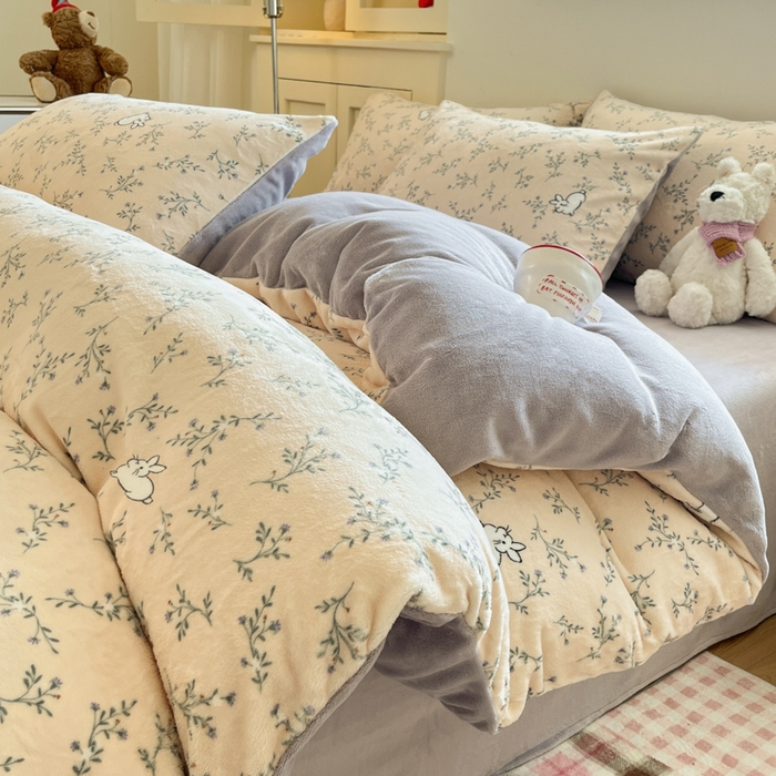 91家纺网 家纺一手货源 找家纺 贝扬思家纺 2025新款软fufu加厚保暖可爱系简约牛奶绒套件系列（小红书推荐）（提供买家秀） 枝枝兔