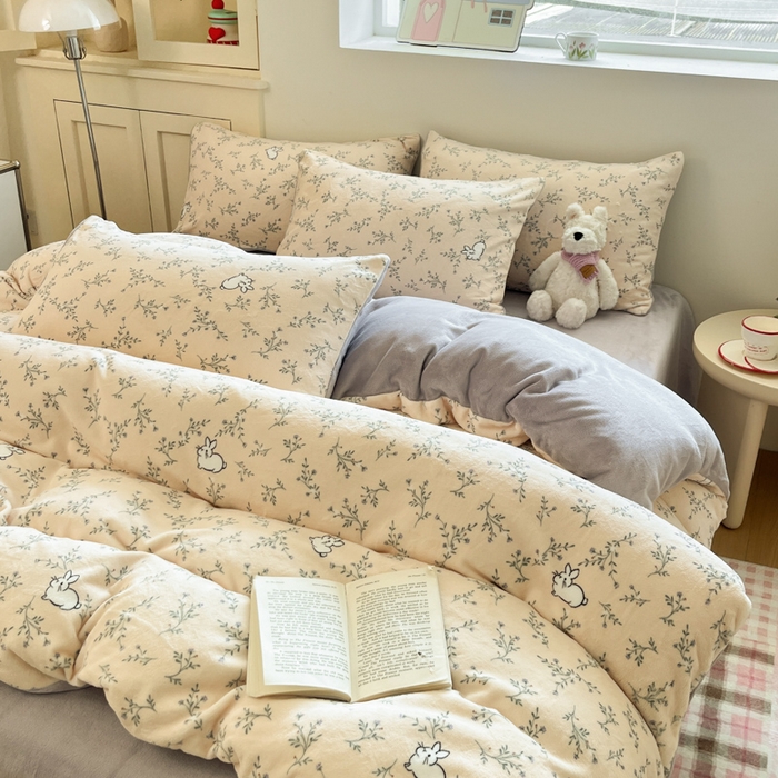 91家纺网 家纺一手货源 找家纺 贝扬思家纺 2025新款软fufu加厚保暖可爱系简约牛奶绒套件系列（小红书推荐）（提供买家秀） 枝枝兔