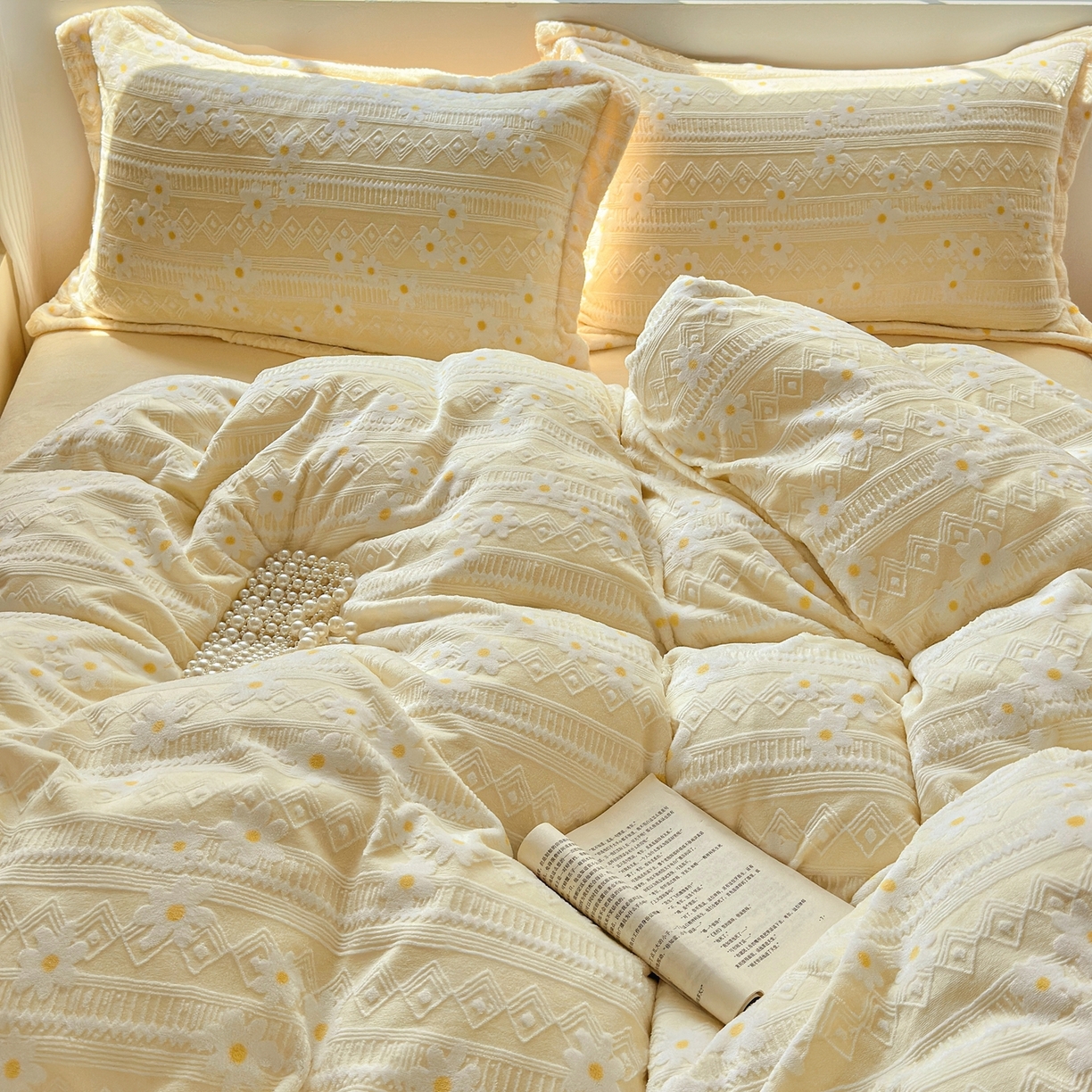 91家纺网 家纺一手货源 找家纺 娜娜 2025新款高克重牛奶绒百花齐放系列单品被套 百花齐放-奶昔黄