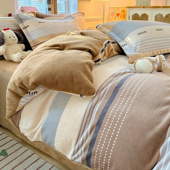 91家纺网 家纺一手货源 找家纺 （总）卡普家居 2025新款加厚保暖牛奶绒系列--四件套