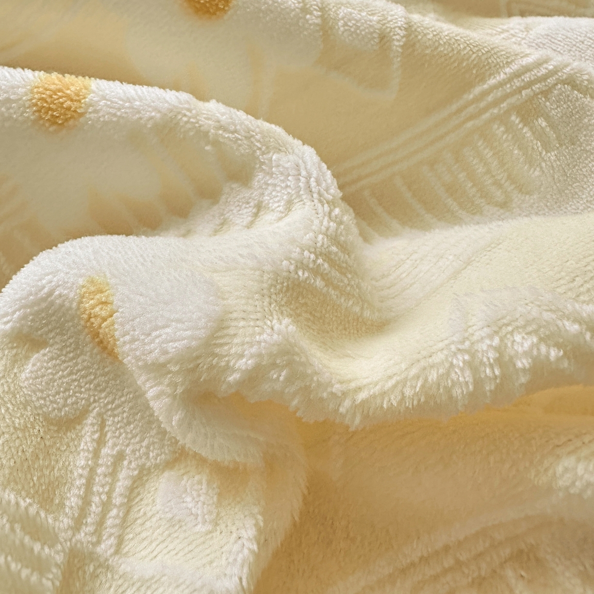 91家纺网 家纺一手货源 找家纺 娜娜 2025新款高克重牛奶绒百花齐放系列单品被套 百花齐放-奶昔黄