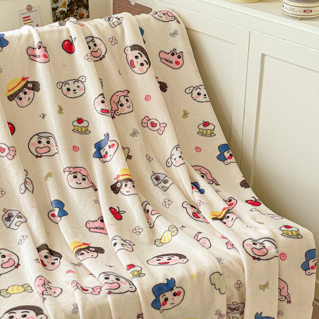 91家纺网 家纺一手货源 找家纺 Mata蔓塔家 2025新款四季款双面印花牛奶绒午休毯毛毯毯子空调毯 糖果蜡笔