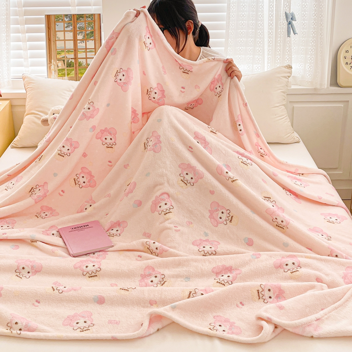 91家纺网 家纺一手货源 找家纺 Mata蔓塔家 2025新款四季款双面印花牛奶绒午休毯毛毯毯子空调毯 甜茶小美