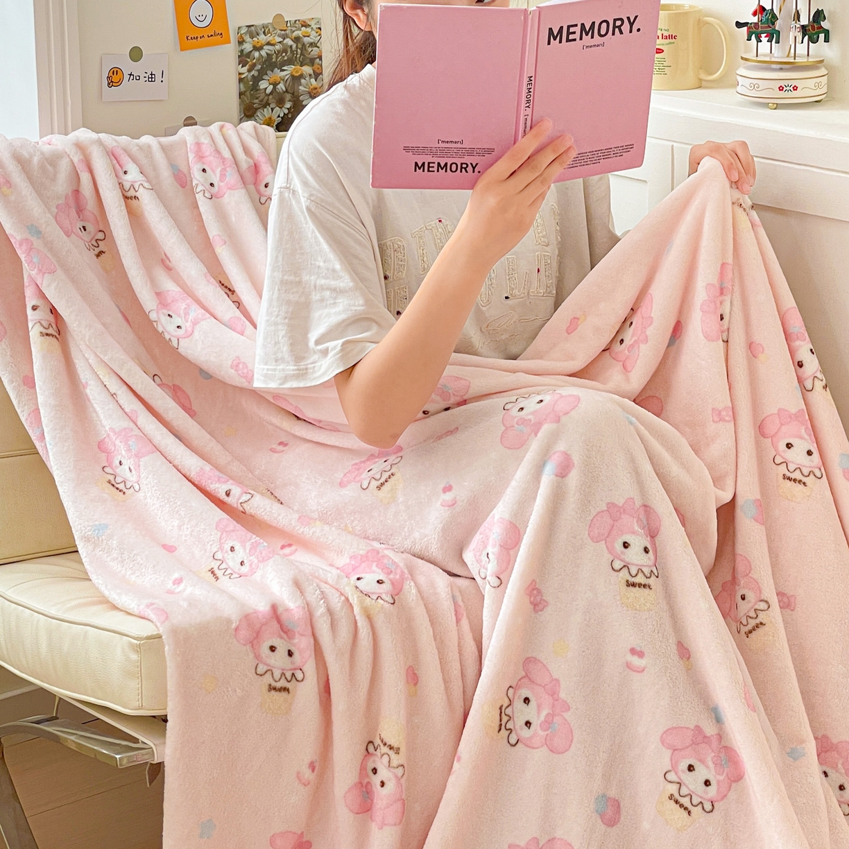 91家纺网 家纺一手货源 找家纺 Mata蔓塔家 2025新款四季款双面印花牛奶绒午休毯毛毯毯子空调毯 甜茶小美