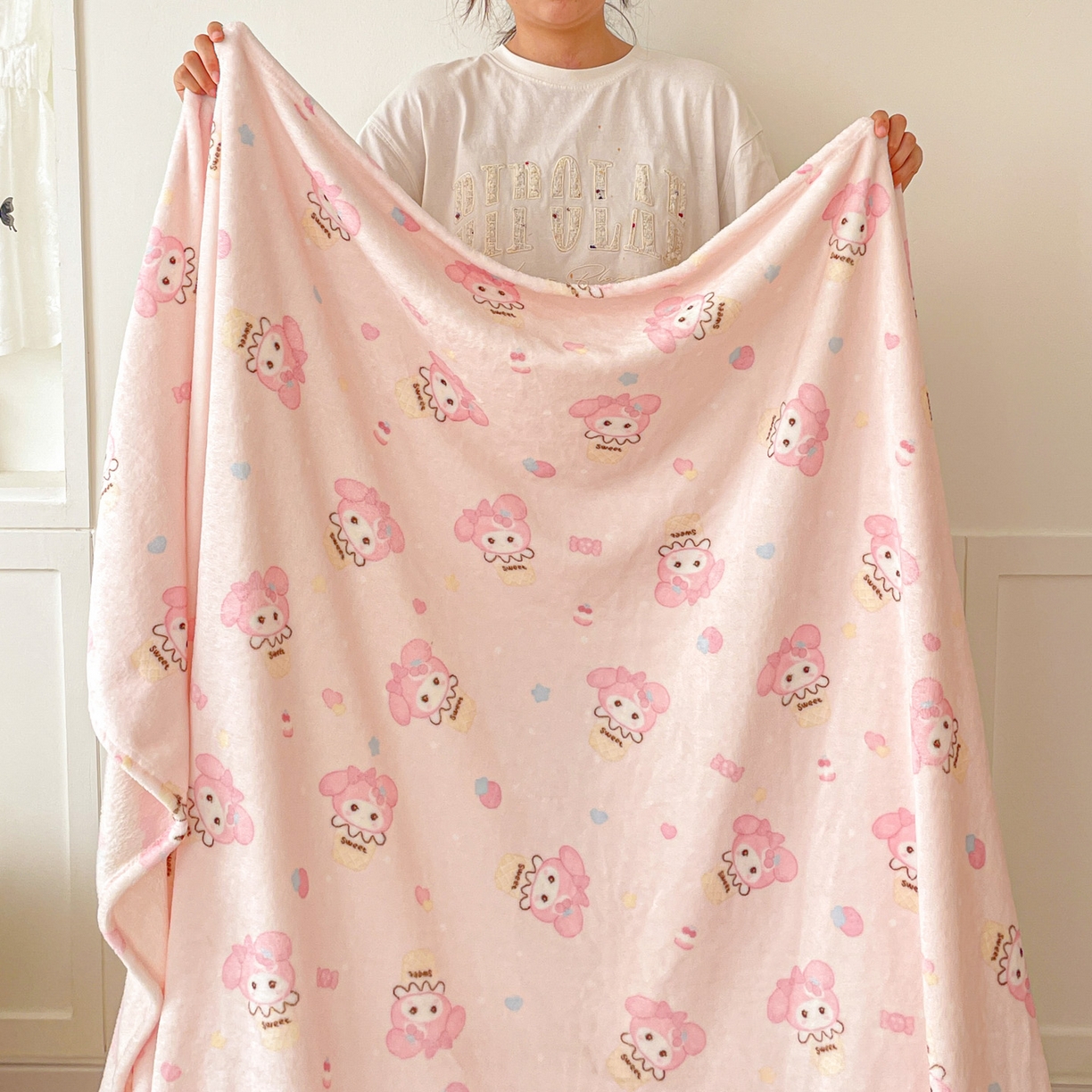 91家纺网 家纺一手货源 找家纺 Mata蔓塔家 2025新款四季款双面印花牛奶绒午休毯毛毯毯子空调毯 甜茶小美