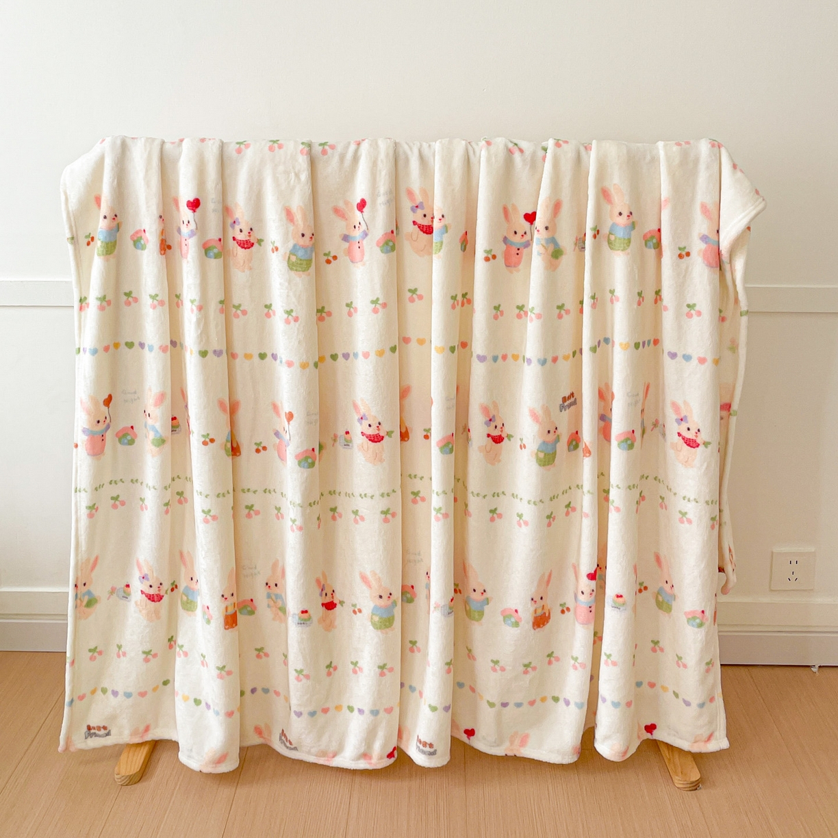 91家纺网 家纺一手货源 找家纺 Mata蔓塔家 2025新款四季款双面印花牛奶绒午休毯毛毯毯子空调毯 小兔胡萝卜