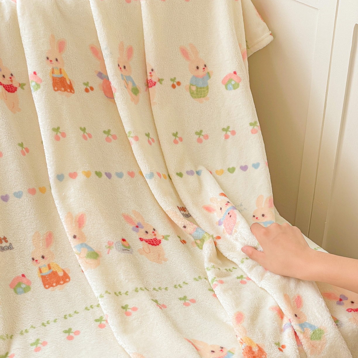91家纺网 家纺一手货源 找家纺 Mata蔓塔家 2025新款四季款双面印花牛奶绒午休毯毛毯毯子空调毯 小兔胡萝卜