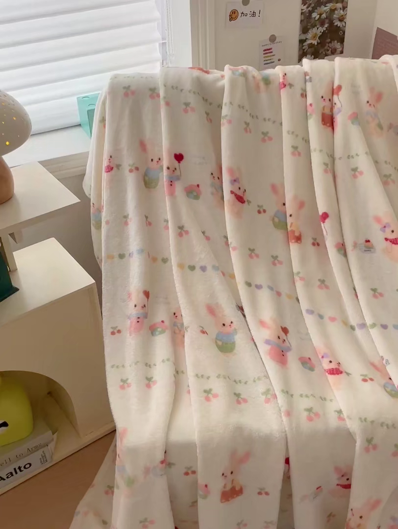 91家纺网 家纺一手货源 找家纺 Mata蔓塔家 2025新款四季款双面印花牛奶绒午休毯毛毯毯子空调毯 小兔胡萝卜