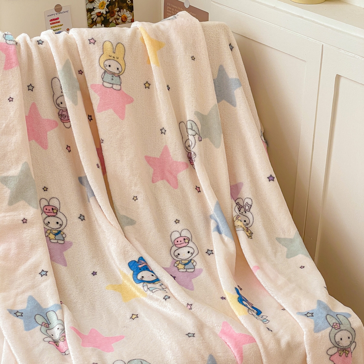 91家纺网 家纺一手货源 找家纺 Mata蔓塔家 2025新款四季款双面印花牛奶绒午休毯毛毯毯子空调毯 星星米菲