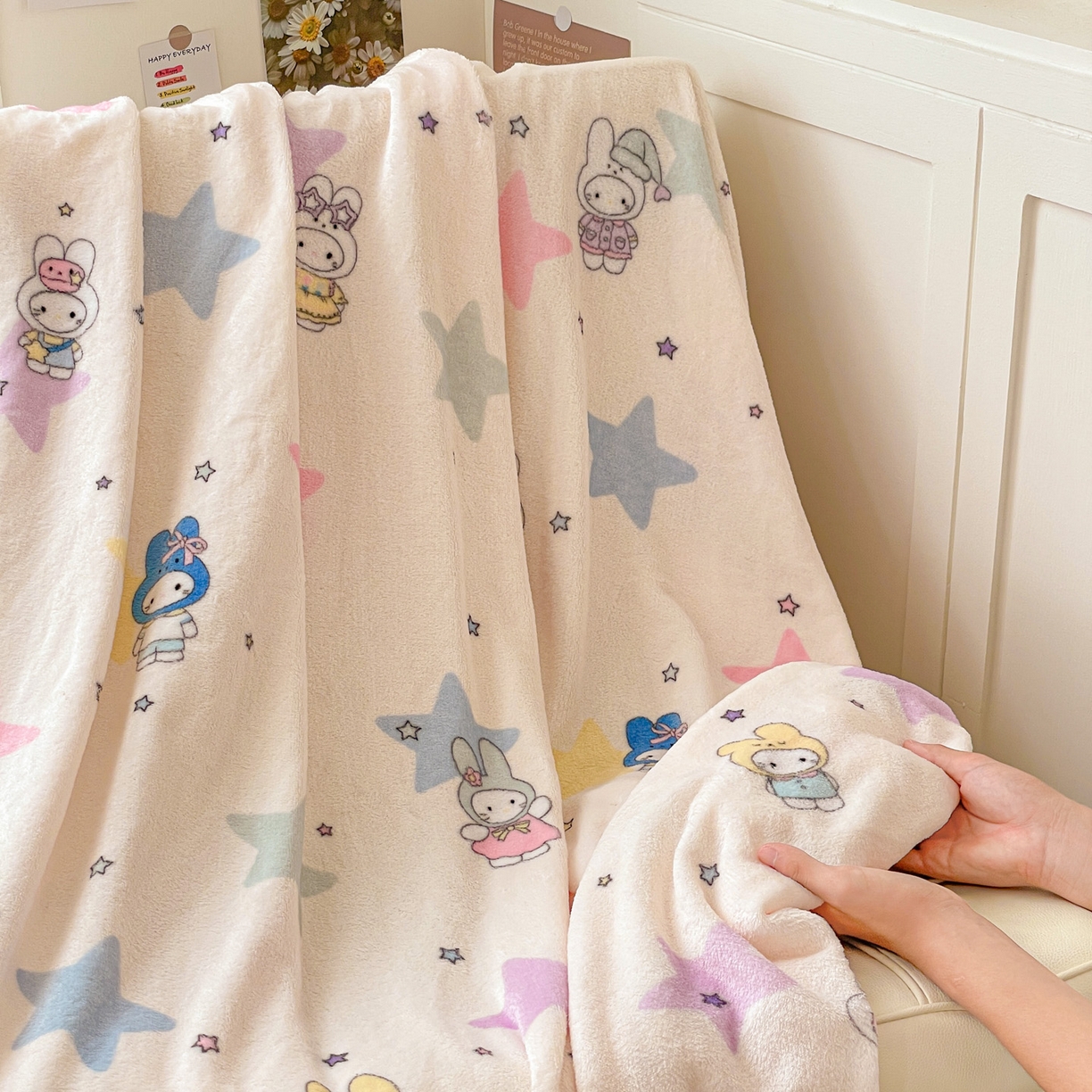 91家纺网 家纺一手货源 找家纺 Mata蔓塔家 2025新款四季款双面印花牛奶绒午休毯毛毯毯子空调毯 星星米菲