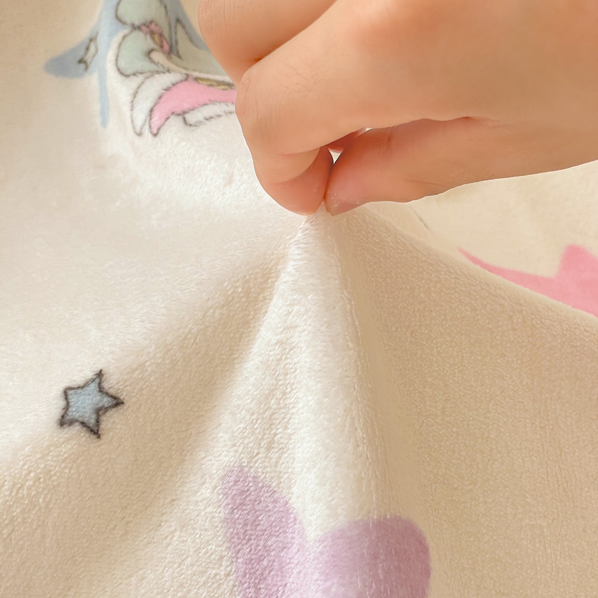 91家纺网 家纺一手货源 找家纺 Mata蔓塔家 2025新款四季款双面印花牛奶绒午休毯毛毯毯子空调毯 星星米菲