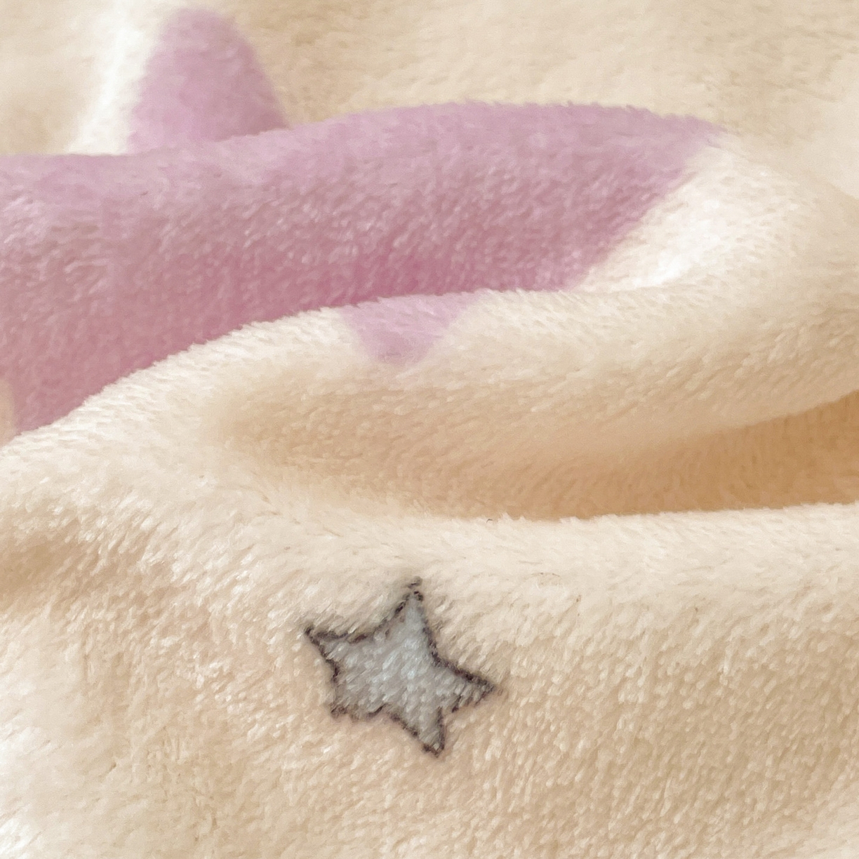 91家纺网 家纺一手货源 找家纺 Mata蔓塔家 2025新款四季款双面印花牛奶绒午休毯毛毯毯子空调毯 星星米菲