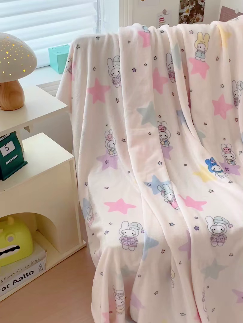 91家纺网 家纺一手货源 找家纺 Mata蔓塔家 2025新款四季款双面印花牛奶绒午休毯毛毯毯子空调毯 星星米菲