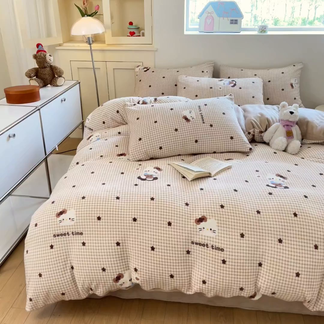 91家纺网 家纺一手货源 找家纺 贝扬思家纺 2025新款软fufu加厚保暖可爱系简约牛奶绒套件系列（小红书推荐）（提供买家秀） 可可猫星