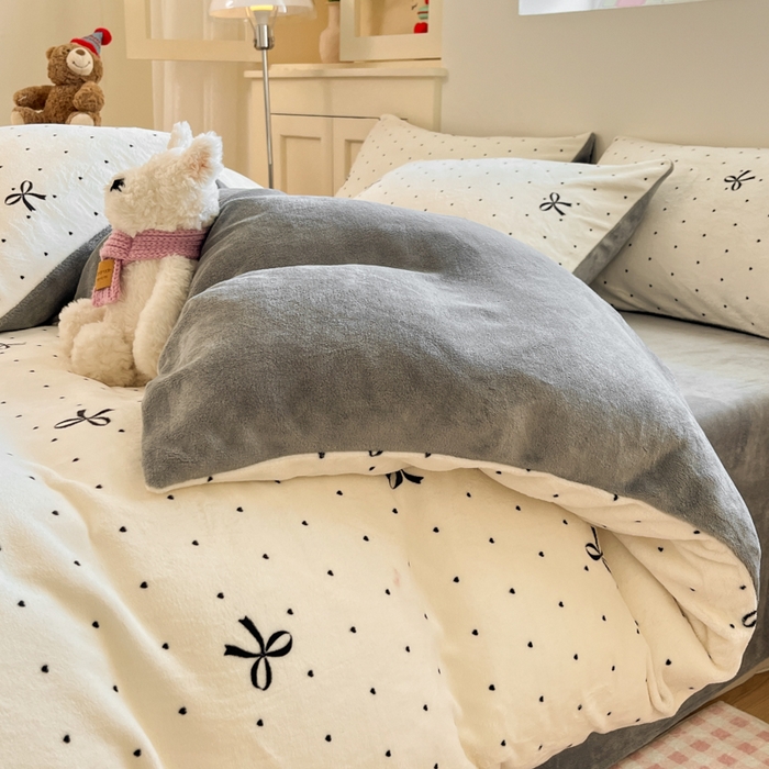 91家纺网 家纺一手货源 找家纺 贝扬思家纺 2025新款软fufu加厚保暖可爱系简约牛奶绒套件系列（小红书推荐）（提供买家秀） 蝴蝶点点心