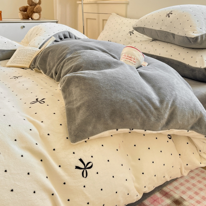 91家纺网 家纺一手货源 找家纺 贝扬思家纺 2025新款软fufu加厚保暖可爱系简约牛奶绒套件系列（小红书推荐）（提供买家秀） 蝴蝶点点心