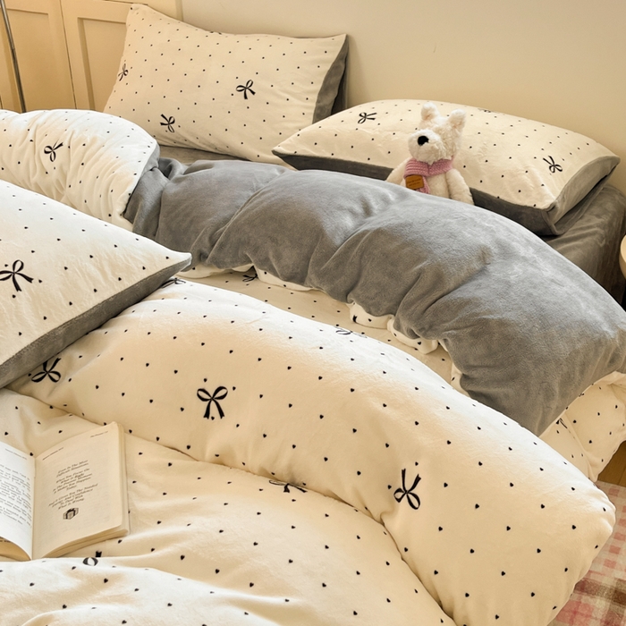 91家纺网 家纺一手货源 找家纺 贝扬思家纺 2025新款软fufu加厚保暖可爱系简约牛奶绒套件系列（小红书推荐）（提供买家秀） 蝴蝶点点心