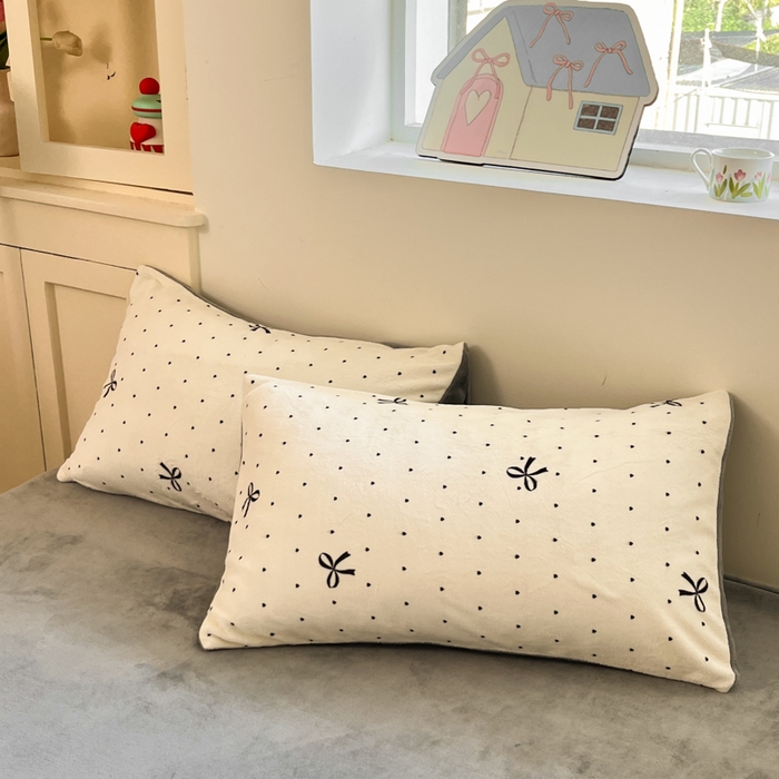 91家纺网 家纺一手货源 找家纺 贝扬思家纺 2025新款软fufu加厚保暖可爱系简约牛奶绒套件系列（小红书推荐）（提供买家秀） 蝴蝶点点心