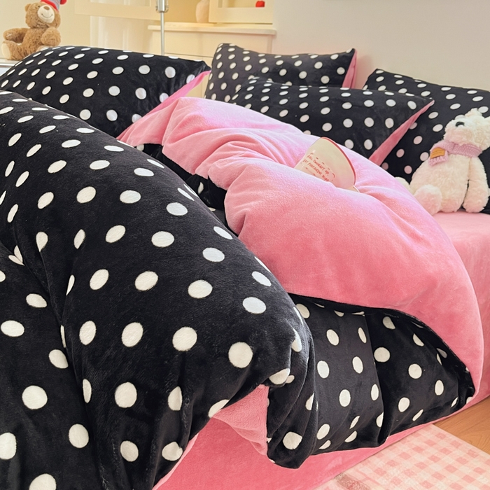 91家纺网 家纺一手货源 找家纺 贝扬思家纺 2025新款软fufu加厚保暖可爱系简约牛奶绒套件系列（小红书推荐）（提供买家秀） 黑珍珠