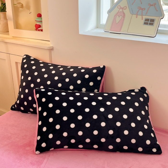 91家纺网 家纺一手货源 找家纺 贝扬思家纺 2025新款软fufu加厚保暖可爱系简约牛奶绒套件系列（小红书推荐）（提供买家秀） 黑珍珠