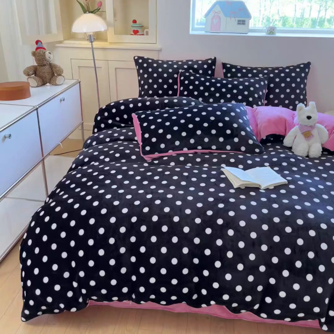 91家纺网 家纺一手货源 找家纺 贝扬思家纺 2025新款软fufu加厚保暖可爱系简约牛奶绒套件系列（小红书推荐）（提供买家秀） 黑珍珠