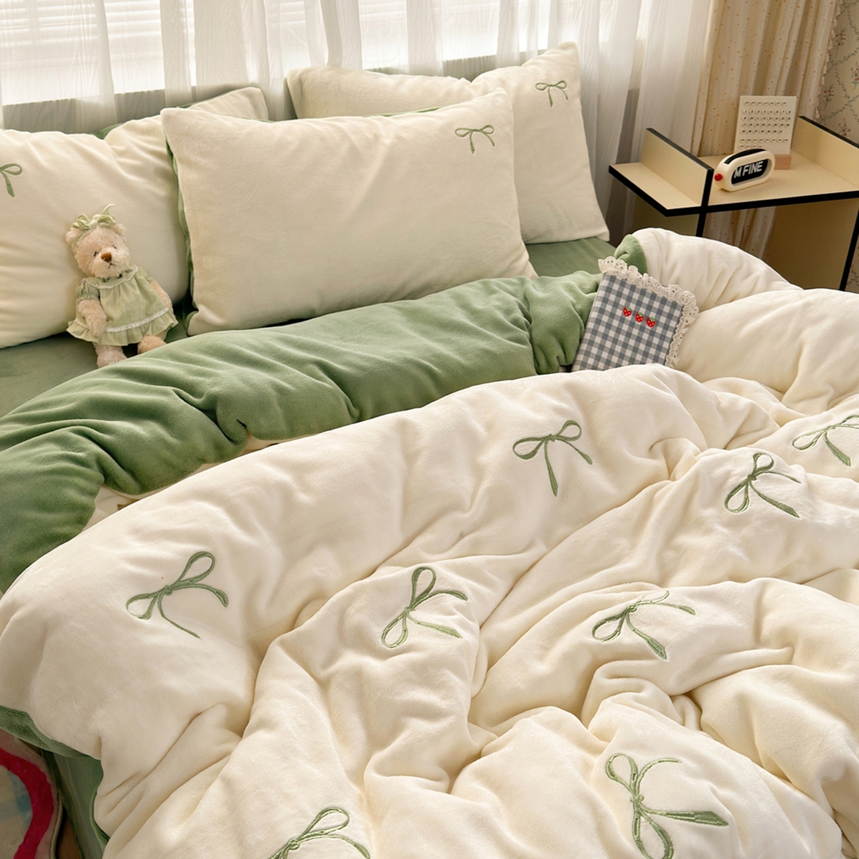 91家纺网 家纺一手货源 找家纺 （总）娜娜 2025新款高克重牛奶绒同心结系列四件套