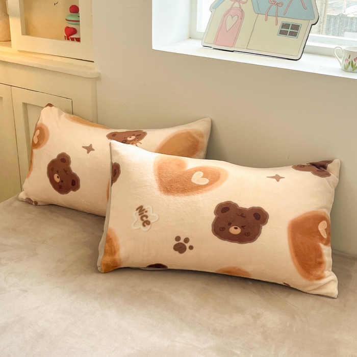 91家纺网 家纺一手货源 找家纺 贝扬思家纺 2025新款软fufu加厚保暖可爱系简约牛奶绒套件系列（小红书推荐）（提供买家秀） 巧克力熊