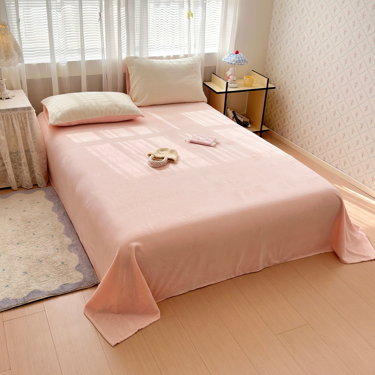 91家纺网 家纺一手货源 找家纺 娜娜 2025新款高克重牛奶绒同心结系列四件套 同心结奶昔白+粉