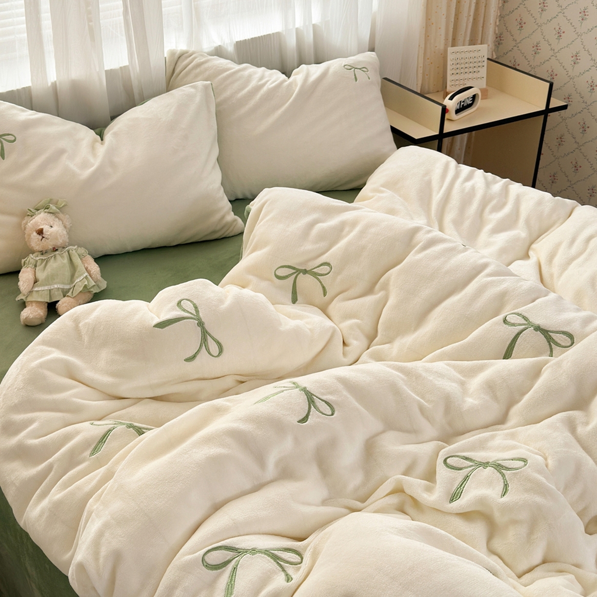 91家纺网 家纺一手货源 找家纺 （总）娜娜 2025新款高克重牛奶绒同心结系列单品被套