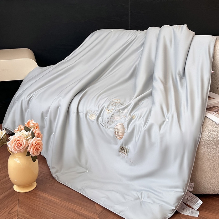 91家纺网 家纺一手货源 找家纺 （总）紫乐 2025新款A类全棉60支长绒棉绣花蚕丝被桑蚕丝柞蚕丝冬被春秋被被子被芯-包检测