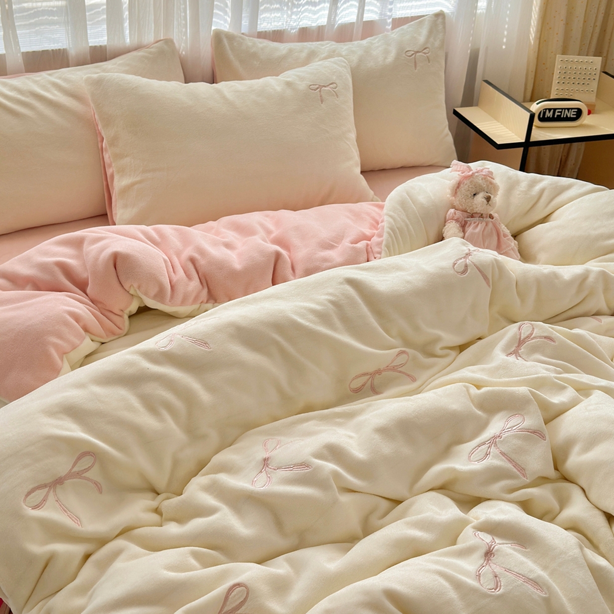 91家纺网 家纺一手货源 找家纺 娜娜 2025新款高克重牛奶绒同心结系列单品被套 同心结奶昔白+粉