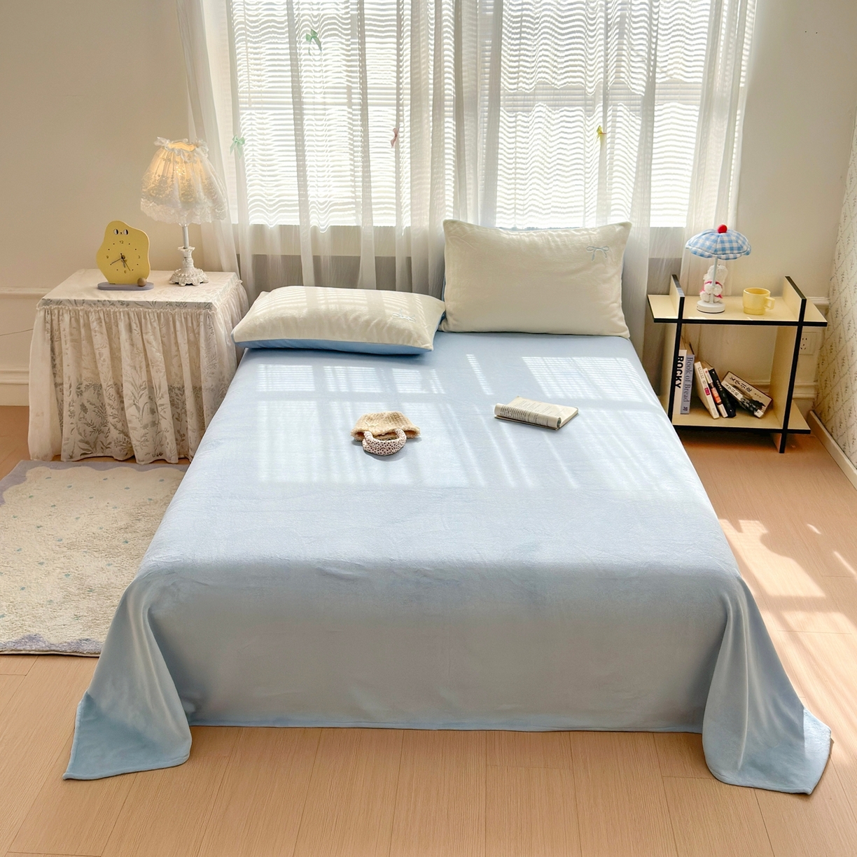 91家纺网 家纺一手货源 找家纺 娜娜 2025新款高克重牛奶绒同心结系列单品床单 牛奶绒床单-天空蓝