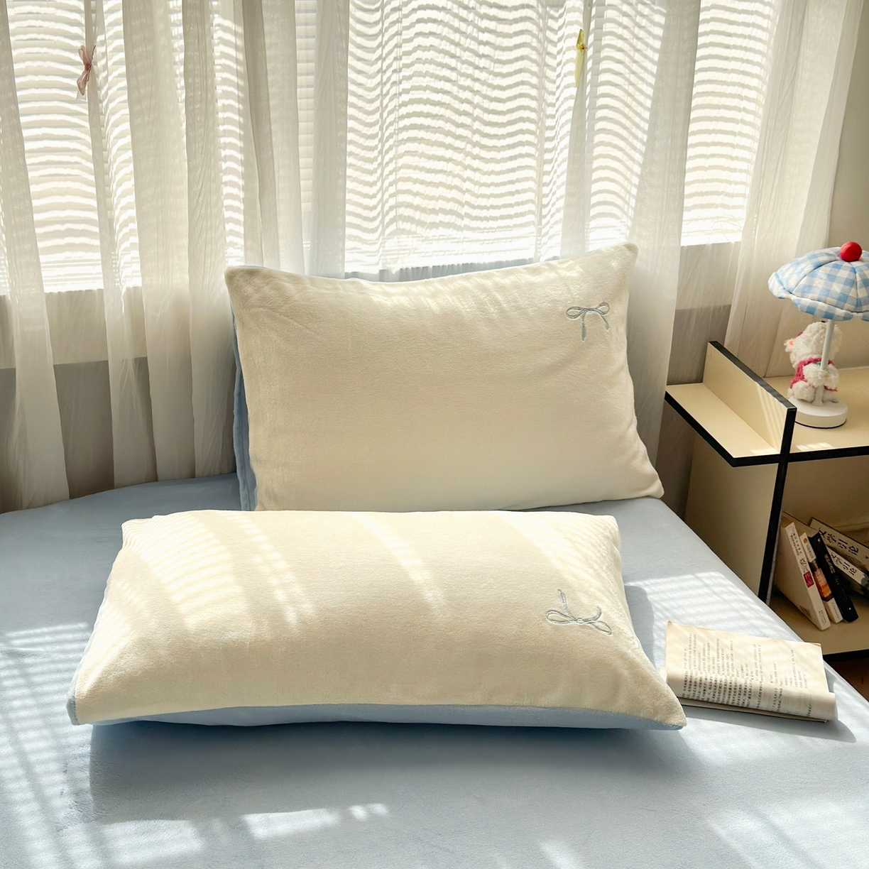 91家纺网 家纺一手货源 找家纺 （总）娜娜 2025新款高克重牛奶绒同心结系列单品枕套