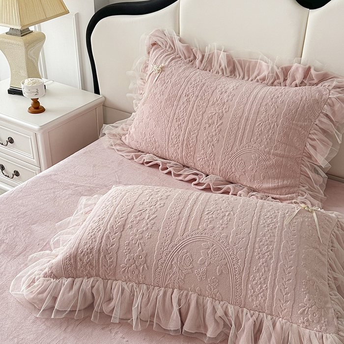 91家纺网 家纺一手货源 找家纺 金绣美居 2025新款加厚雕花牛奶绒四件套-蝶花园 蝶花园-牛奶粉