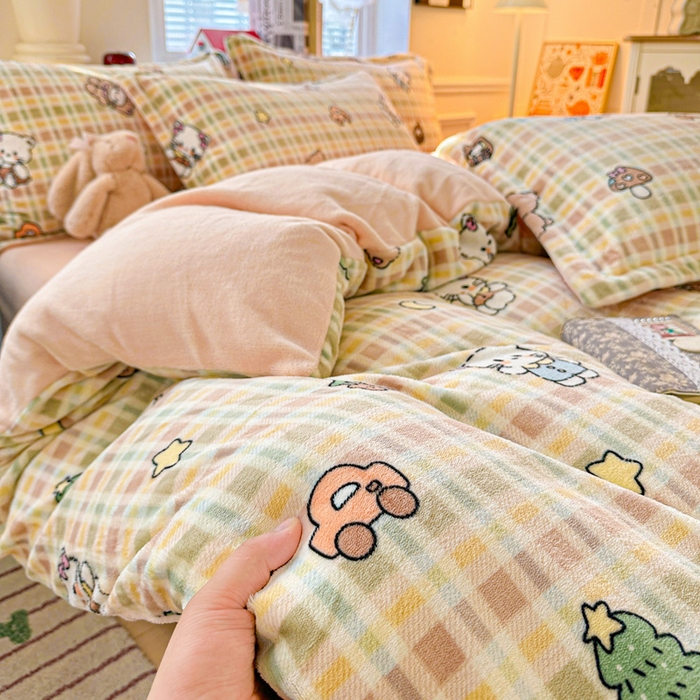 91家纺网 家纺一手货源 找家纺 卡普家居 2025新款加厚保暖牛奶绒系列--四件套 凯蒂乐园