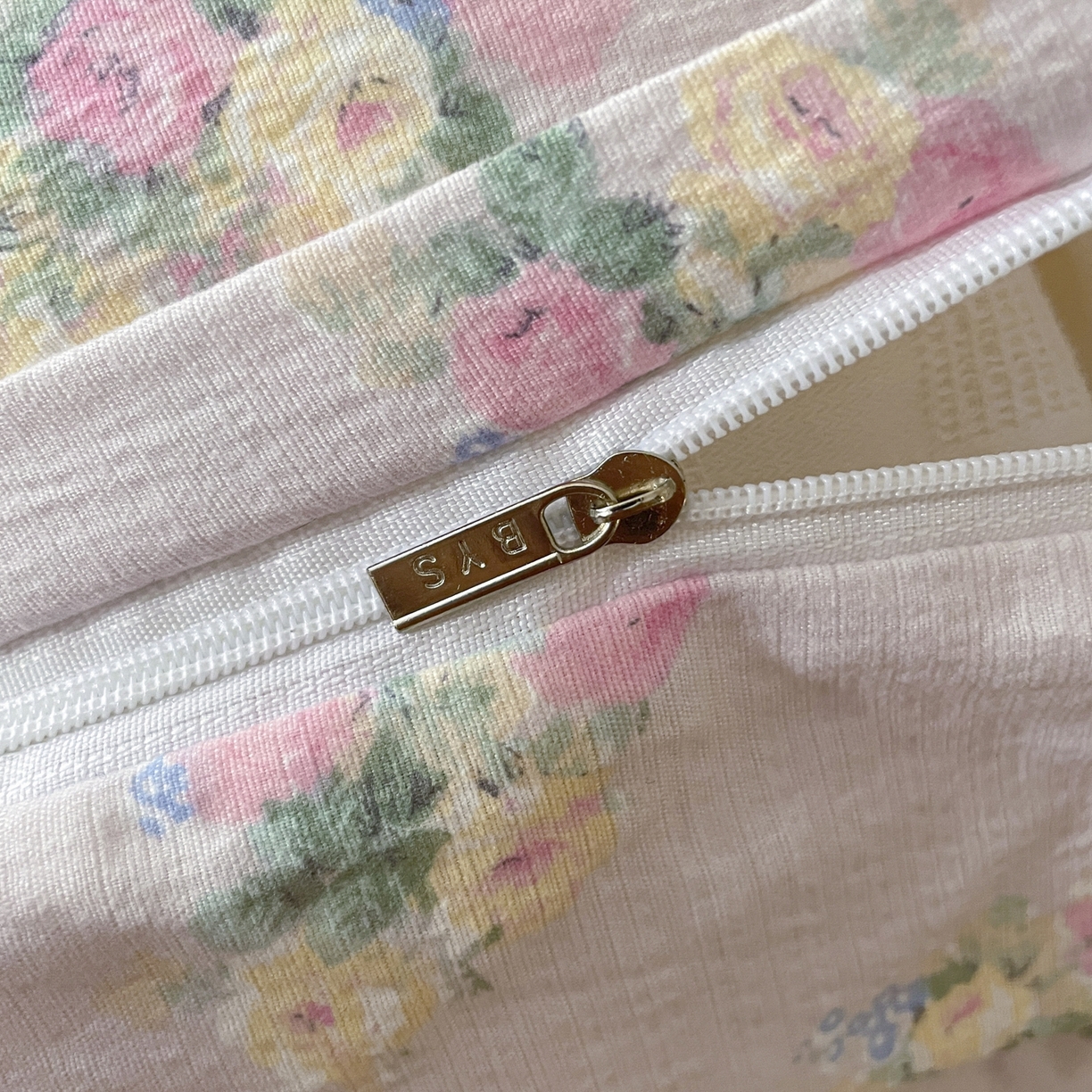 91家纺网 家纺一手货源 找家纺 铺尚美家纺 2025新款云感提花双层纱系列 奶油味的暗恋