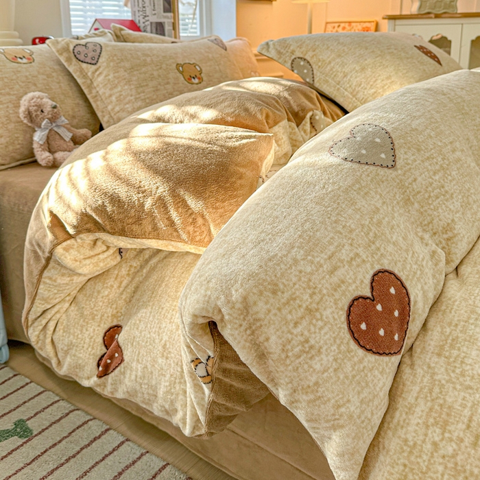 卡普家居 2025新款加厚保暖牛奶绒系列--四件套 萌萌熊