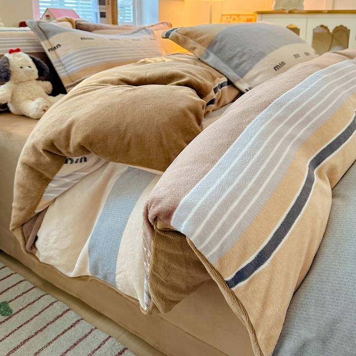 卡普家居 2025新款加厚保暖牛奶绒系列--四件套 米兰风尚