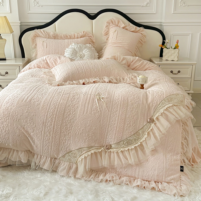 91家纺网 家纺一手货源 找家纺 金绣美居 2025新款加厚雕花牛奶绒四件套-蝶花园 蝶花园-玉色