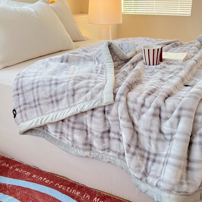 91家纺网 家纺一手货源 找家纺 凯轩毛毯网销专供 2025新款双层学生云毯毛毯保暖毯 爱心狗-灰