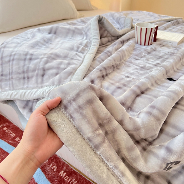 91家纺网 家纺一手货源 找家纺 凯轩毛毯网销专供 2025新款双层学生云毯毛毯保暖毯 爱心狗-灰