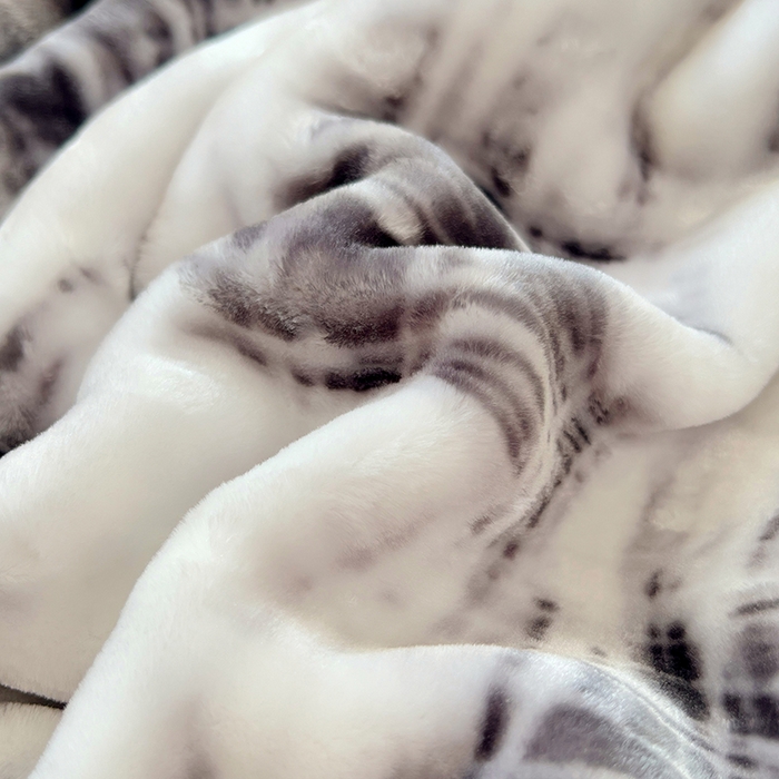 91家纺网 家纺一手货源 找家纺 凯轩毛毯网销专供 2025新款双层学生云毯毛毯保暖毯 佳丽-黑