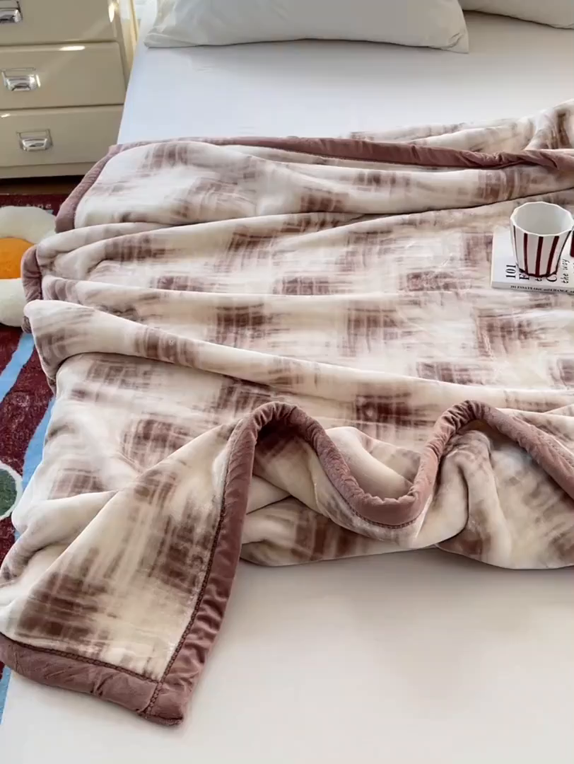 91家纺网 家纺一手货源 找家纺 凯轩毛毯网销专供 2025新款双层学生云毯毛毯保暖毯 佳丽-卡其