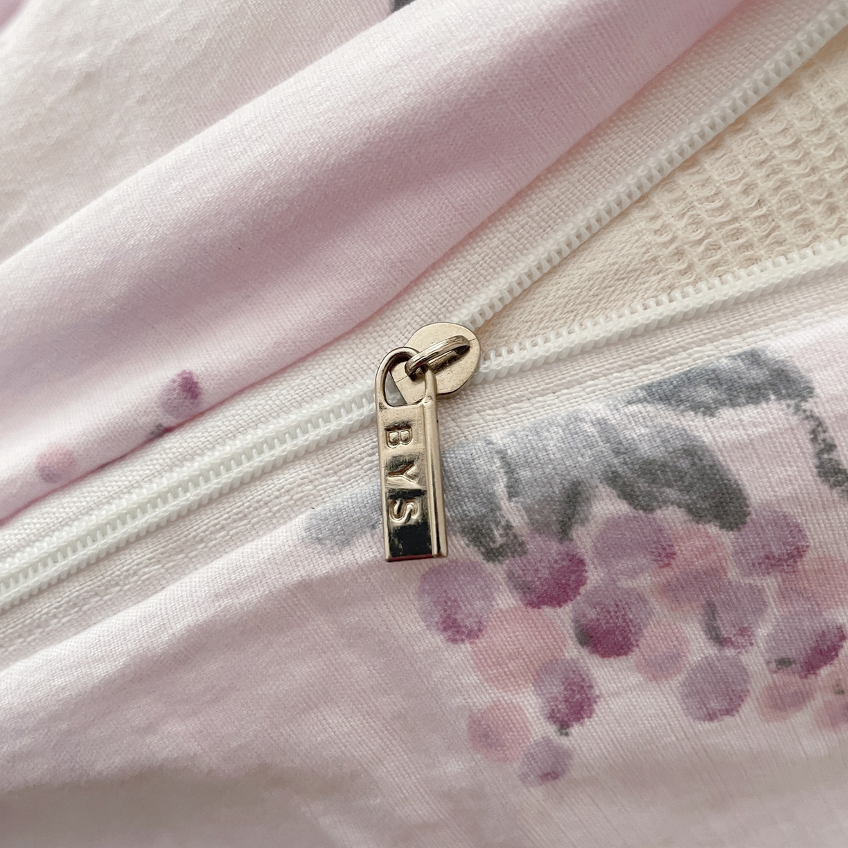 91家纺网 家纺一手货源 找家纺 铺尚美家纺 2025新款云感提花双层纱系列 葡萄七分甜